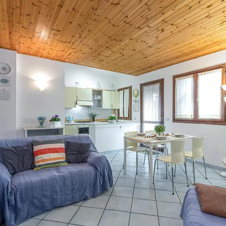 Bluegreen House With Shared Pool